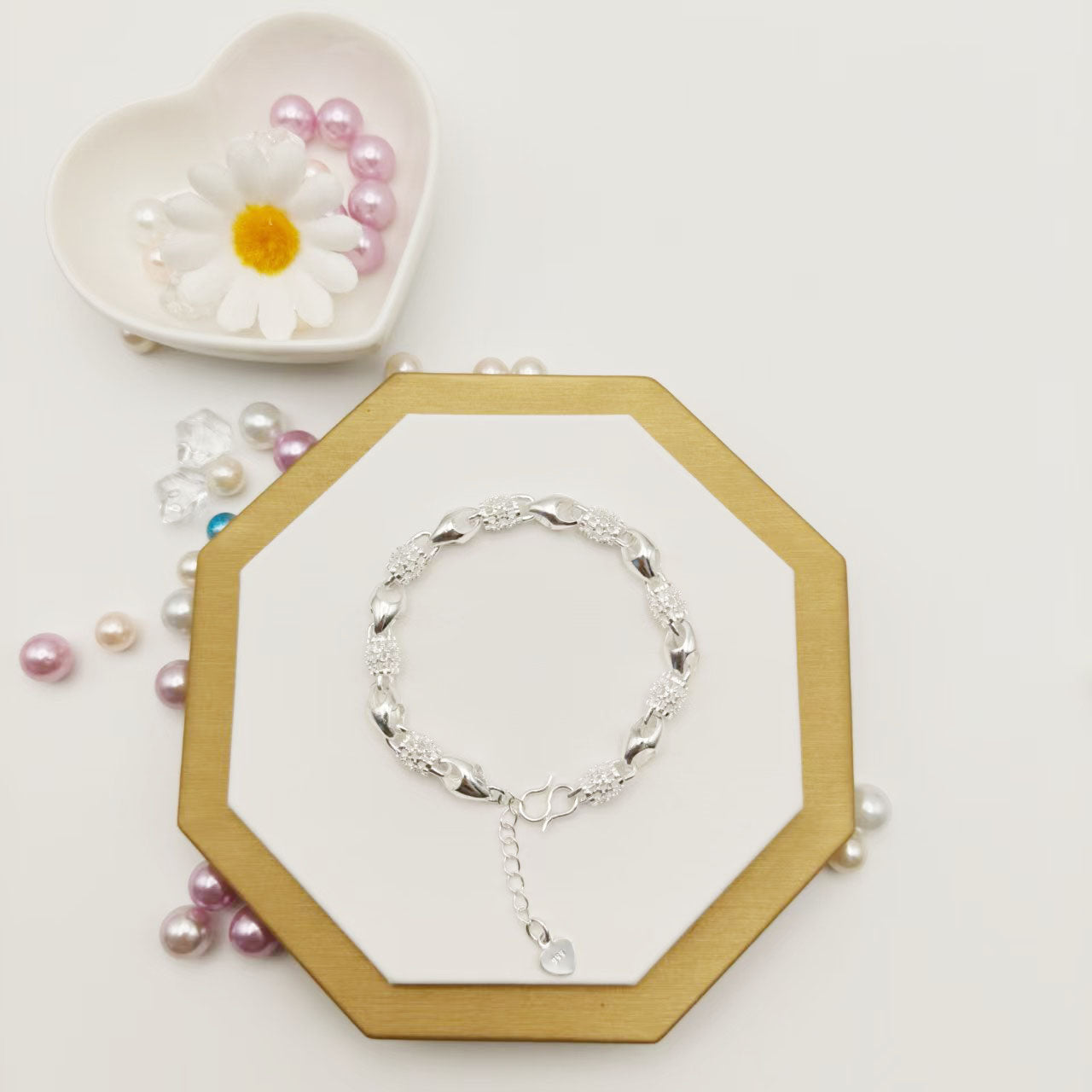 Ladies' fashionable bracelet, gold and silver, featuring a smooth hollow design, exquisite and lightweight