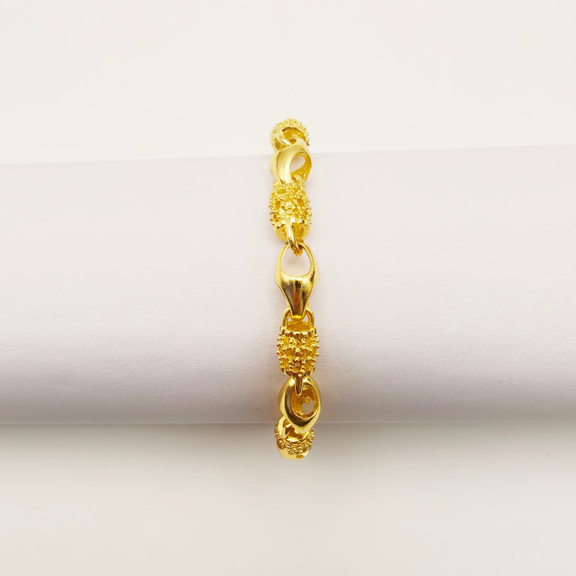 Ladies' fashionable bracelet, gold and silver, featuring a smooth hollow design, exquisite and lightweight